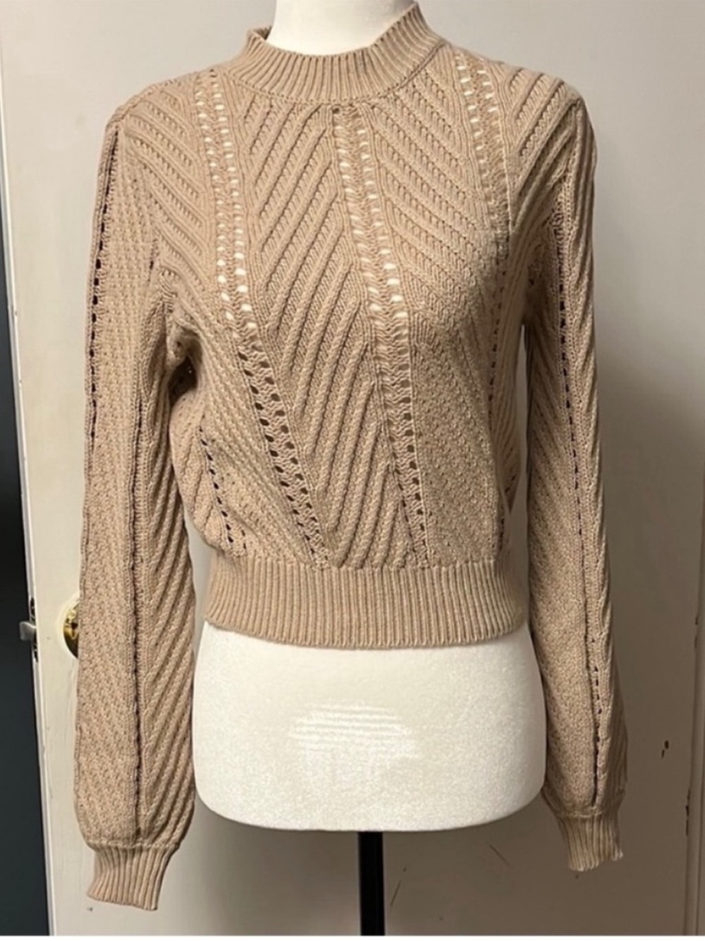 Forever 21 • Women’s Small • Beige • Cable Knit • Crew Neck Sweater •
